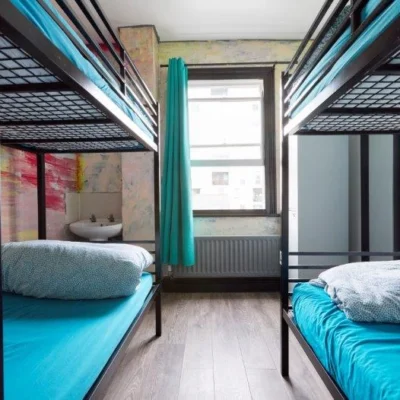 4 Bedded Room. Four guest capacity. - NX London Hostel Accommodations