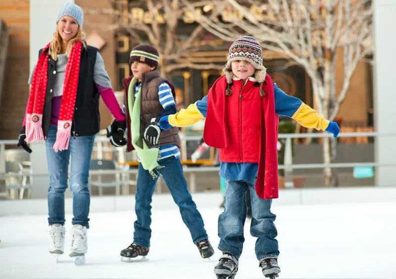 Canary Wharf - Ice Skating - Things to do in London