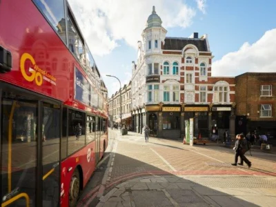 London Bus System Explained. NX LONDON HOSTEL. New Cross Road, UK