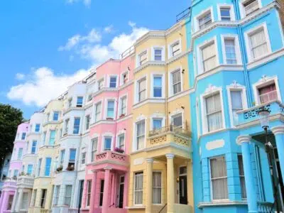 Colorful pastel houses of Notting Hill - Notting Hill Guide