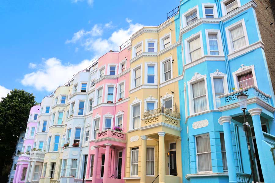 Colorful pastel houses of Notting Hill - Notting Hill Guide