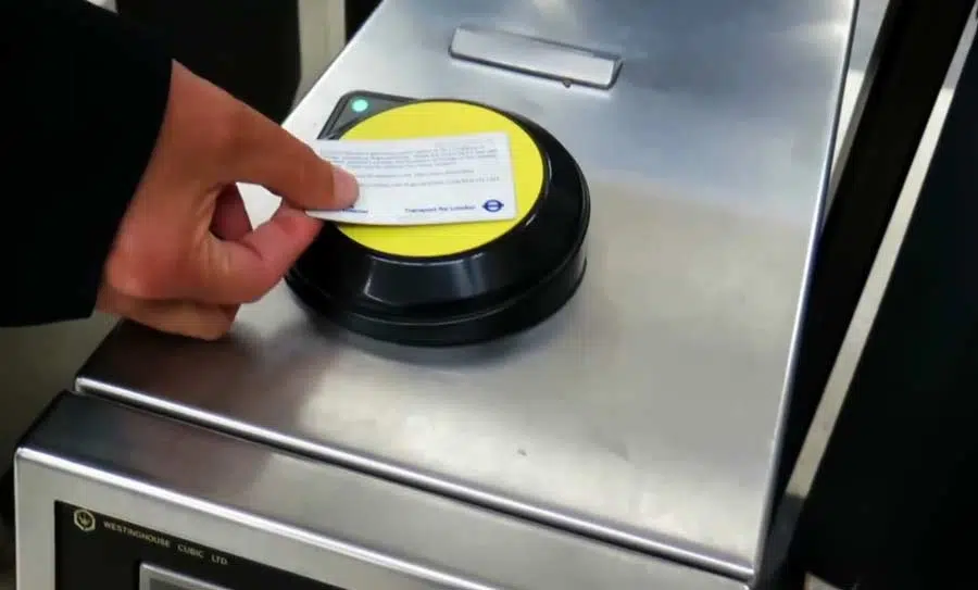  Oyster Card vs Contactless: What's Best